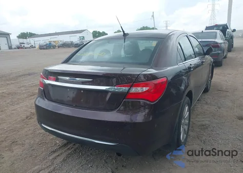 2012 Chrysler 200 Touring z USA, uszkodzony, nr VIN 1C3CCBBB4CN178133
